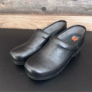 DANSKO Pro XP Size 41 Black Flower Pattern Leather CLOGS Size US 11.5-12